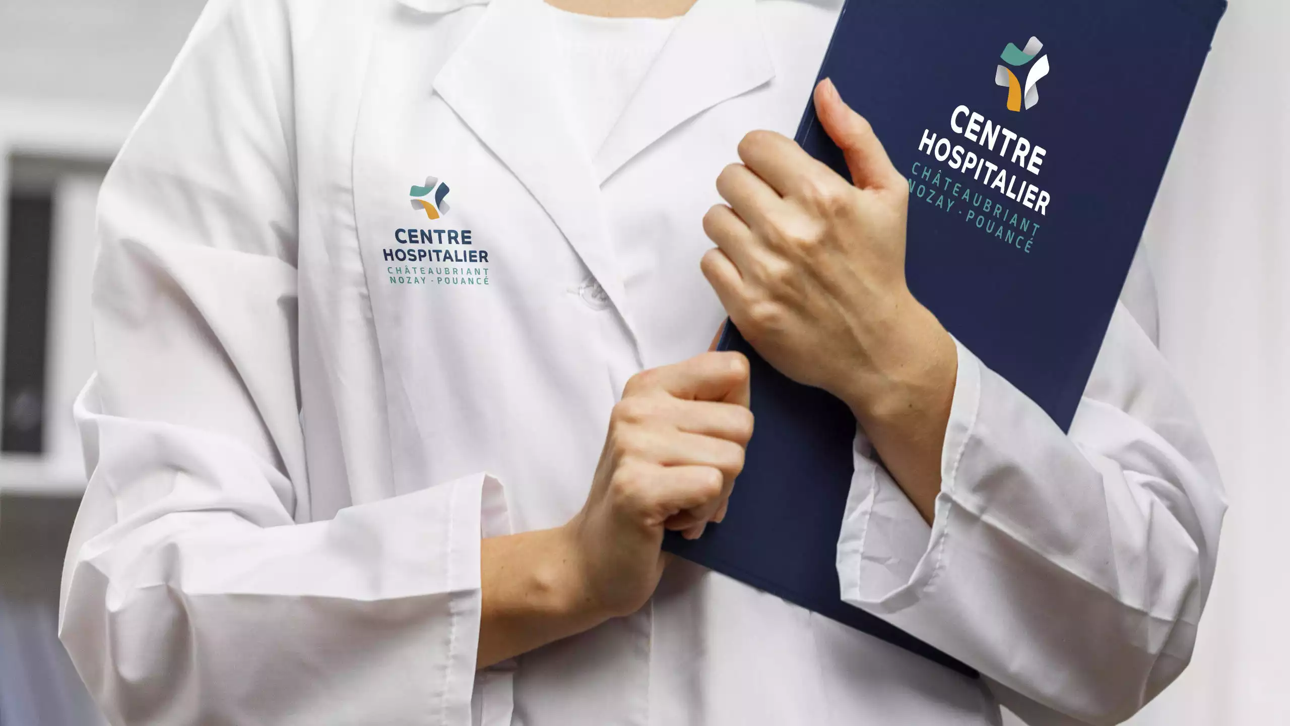 brochure et logo Centre Hospitalier Châteaubriant
