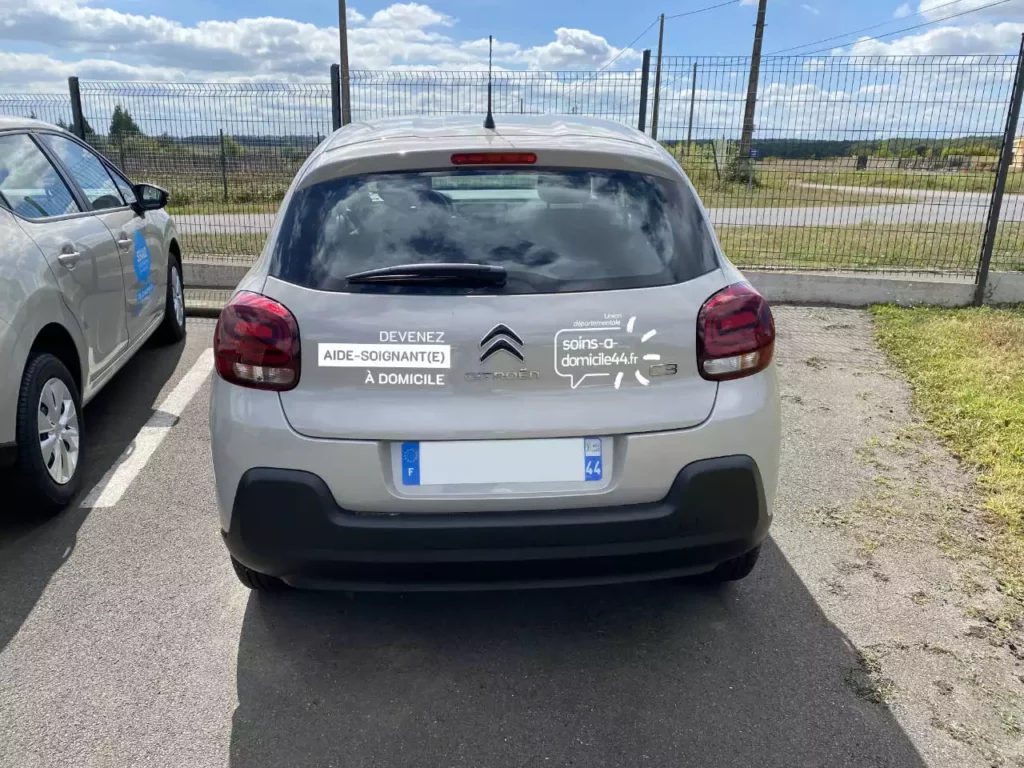 flocage véhicule UD SSIAD 44